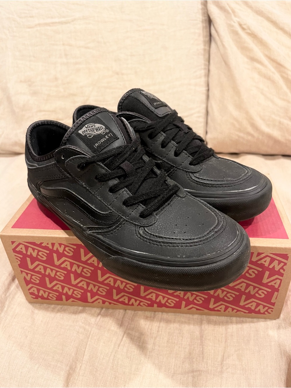 Vans Rowley 66/99 Classic, Triple Black, Women’s 10